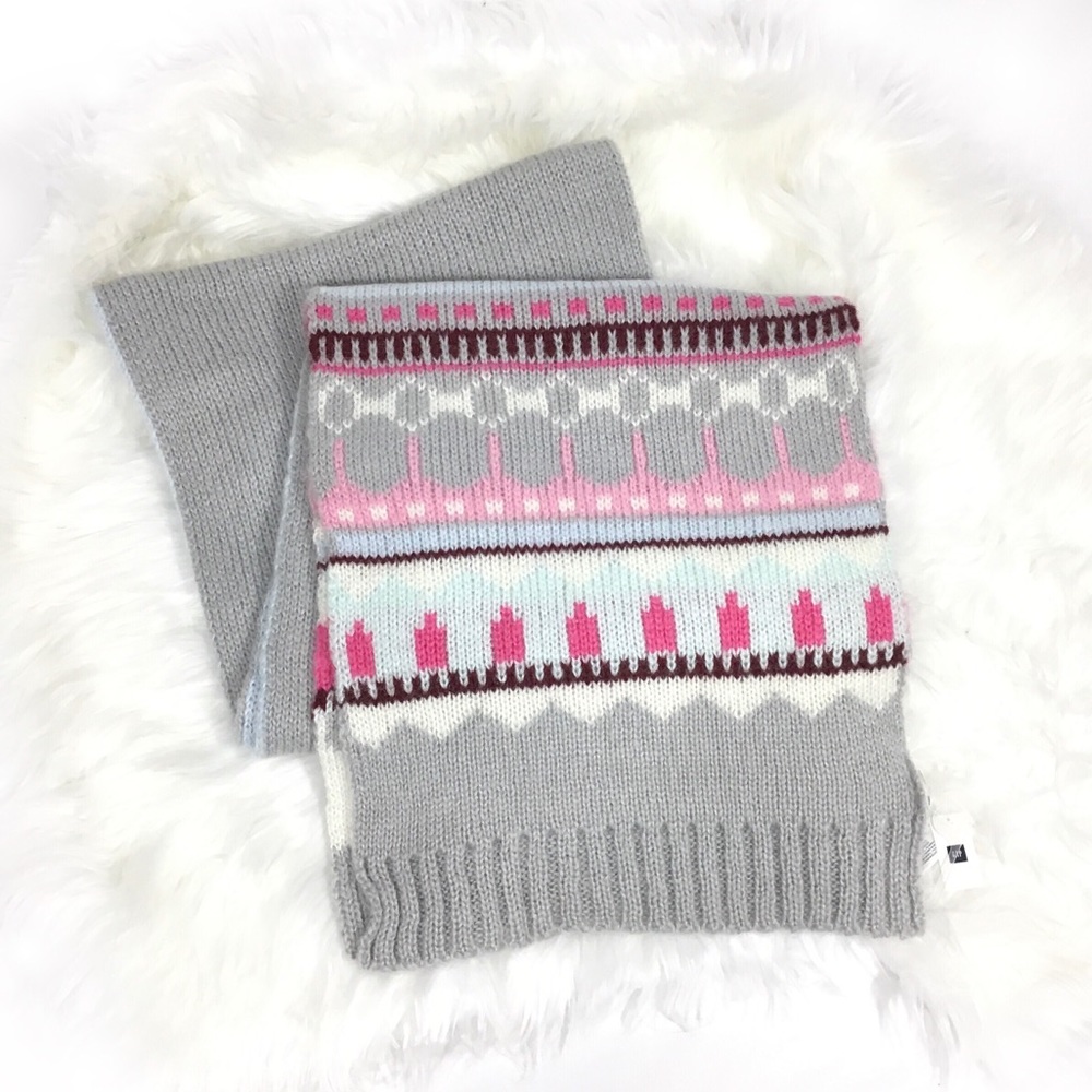 NWT Reversible Gap Knit Wrap / Blanket